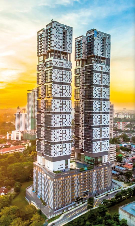 2 Bedroom Apartment @Setia Sky 88 新山 外观 照片